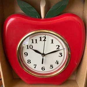Red Apple Clock